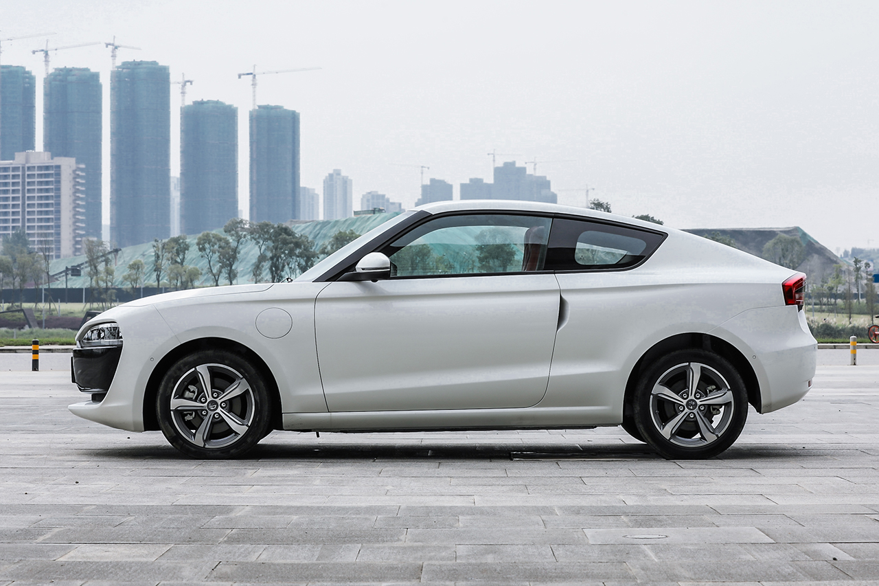 实拍|全新零跑S01 这款跑车居然不到20万