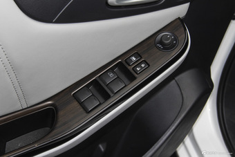 2016款纳5 1.8T自动智尊型