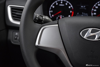 2016款悦纳1.4L手动青春版GS