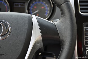 2016款风行S500 1.5L手动尊享型