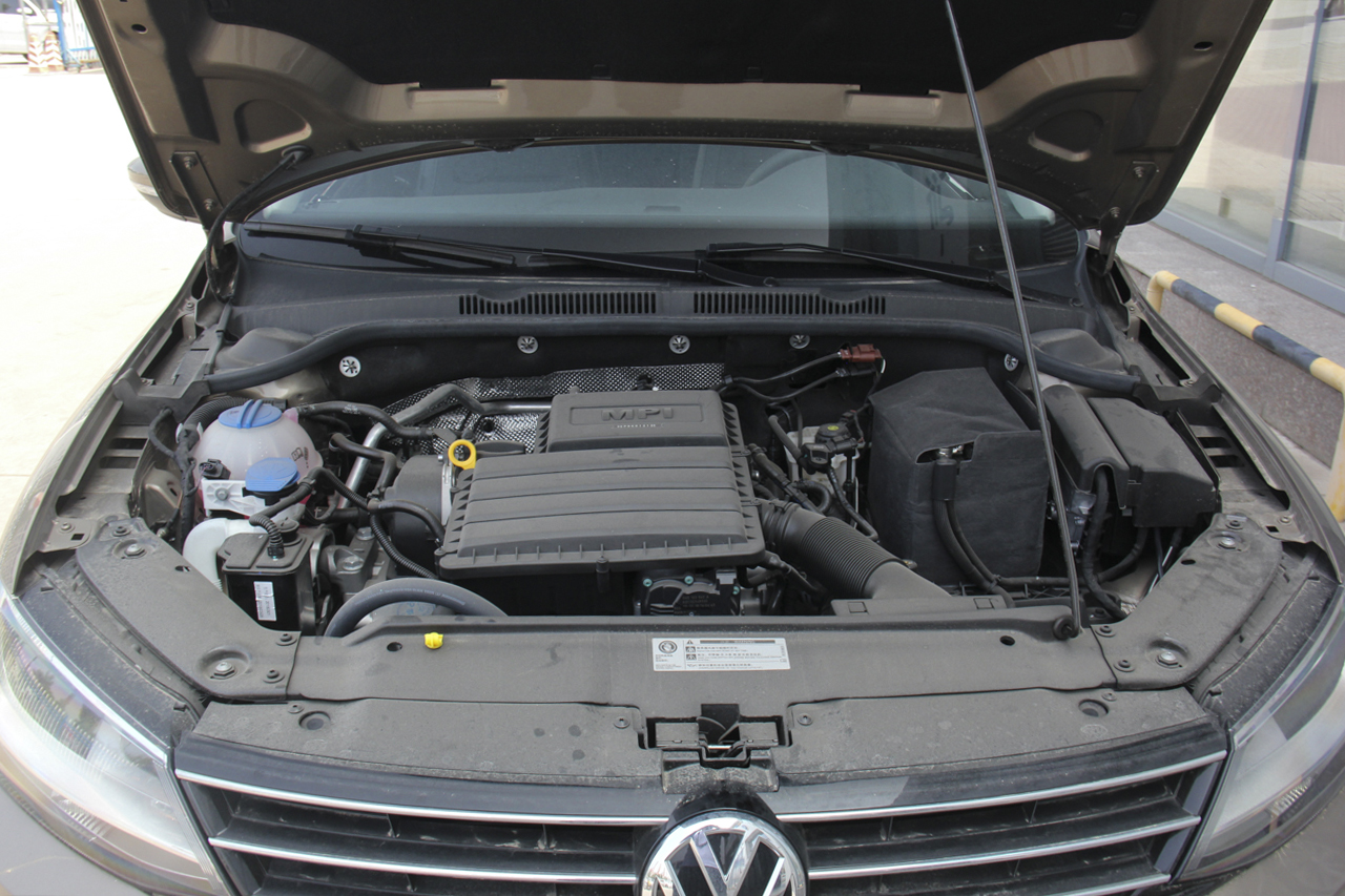 2018款速腾1.6L自动舒适型