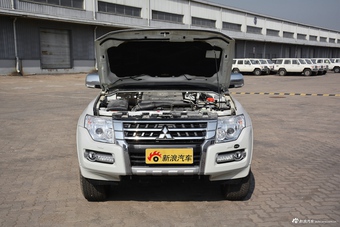 2016款帕杰罗三门版3.8L V6 GLS中东版