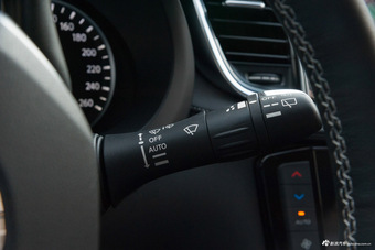 2018款英菲尼迪QX50 2.0T自动四驱智能版