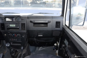 2016款战旗2.0L手动加长豪华型 三门版 国V