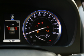 2017款汉兰达2.0T自动四驱至尊版7座