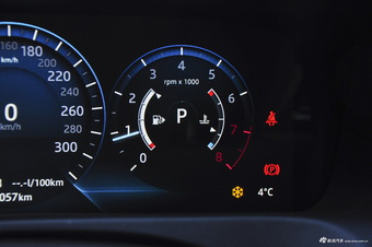 2017款捷豹XFL 2.0T自动240PS奢华版