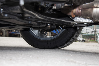 2015款猎豹CS10 2.0T手动风尚版 迪拜金