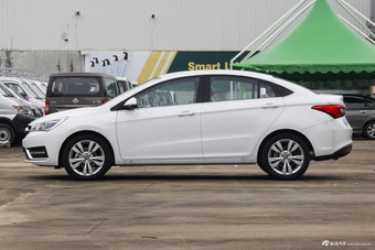 2016款艾瑞泽5 1.5L手动领潮版 俊逸白