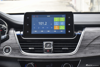 2017款宝骏730 1.5T自动风尚型7座