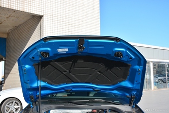 2018款奥迪Q3 30周年年型 30 TFSI时尚型