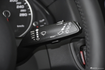 2018款奥迪Q5 Plus 2.0T自动40TFSI进取型典藏版