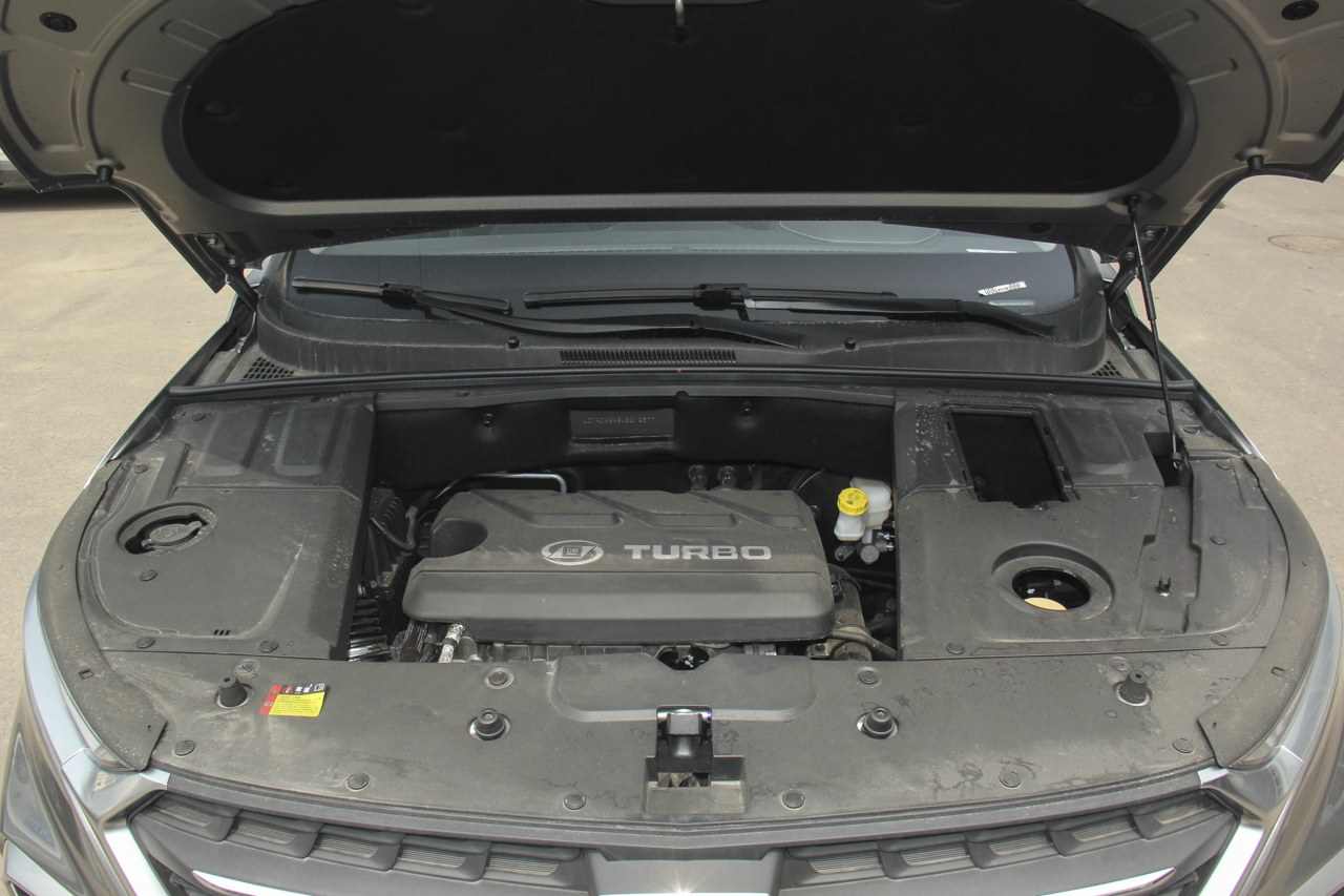 2018款宝骏530 1.5T手动尊贵型