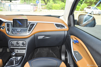 2015款DX7 2.0T手动运动豪华型