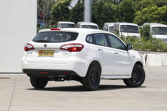 2015款启辰T70 1.6L手动睿行版 和玉白