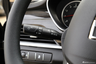 2017款宝骏560 1.5T 手动舒适型7座 