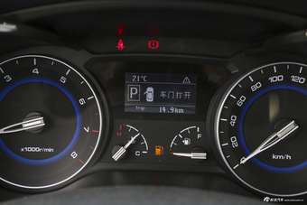 2016款悦翔V7 1.6L自动乐动型国V