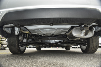 2015款利亚纳A6 1.4L手动三厢梦想型