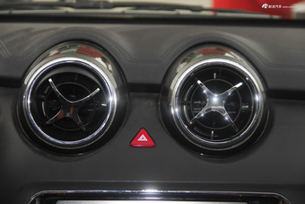 2016款东南DX3 1.5L手动劲彩版