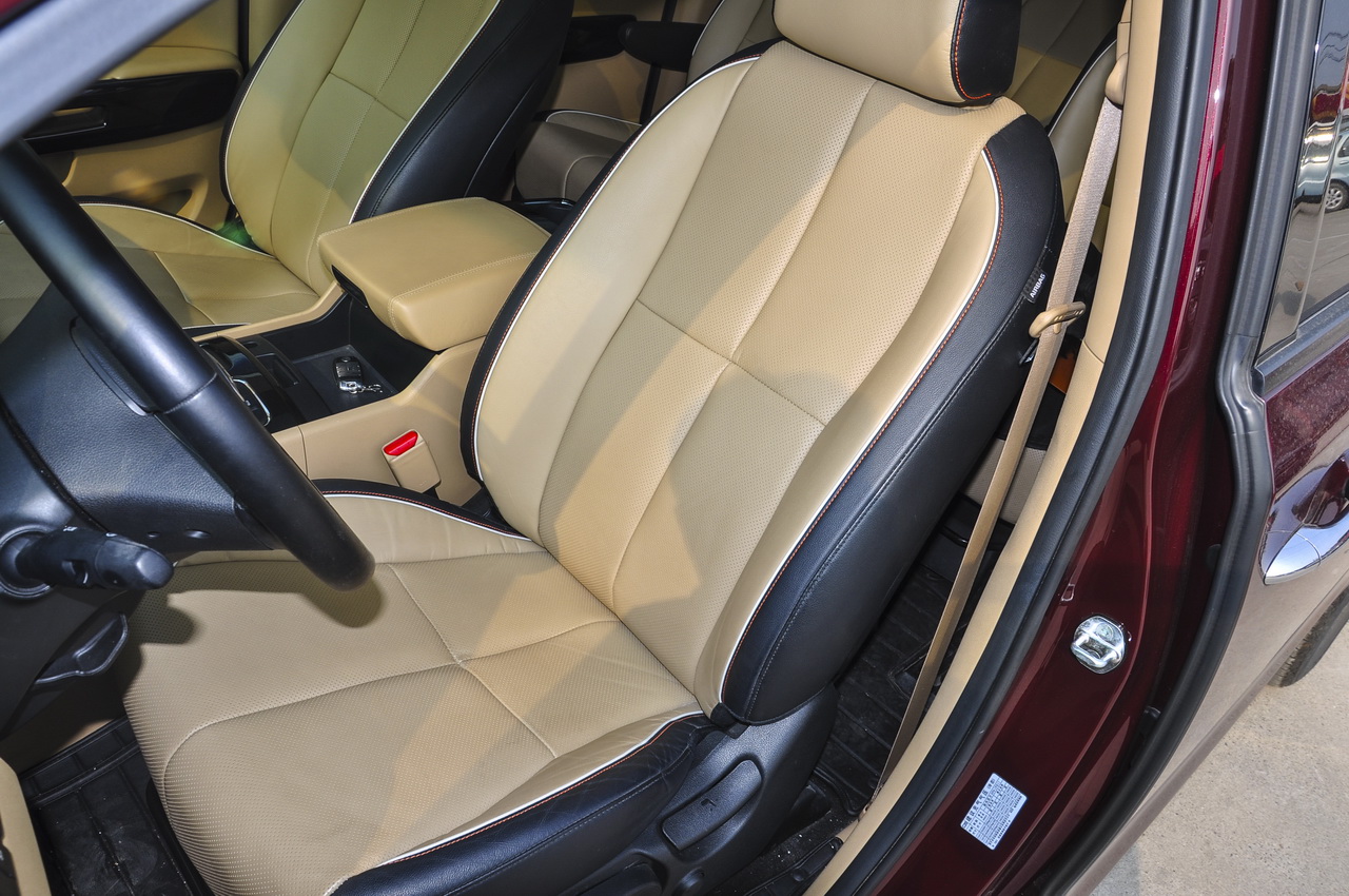 2015款嘉华（进口）3.3L自动豪华版 国IV