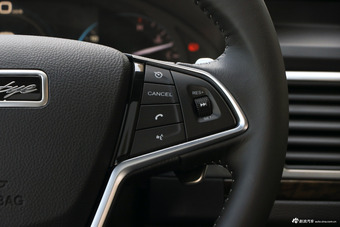 2018款众泰Z700H 1.8T DCT尊贵型