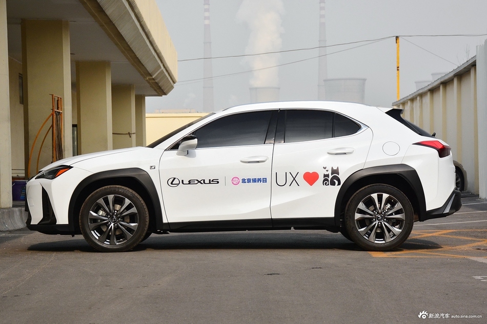 全国最高直降0.11万元，雷克萨斯UX新车近期优惠热销