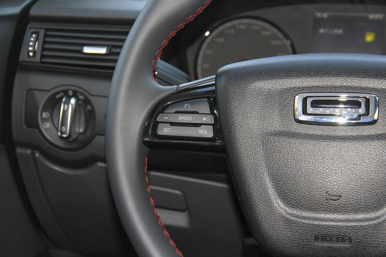 2016款观致3三厢1.6T自动致酷型