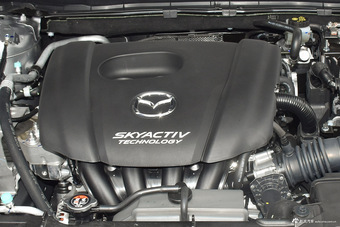 2016款马自达3昂克赛拉1.5L手动三厢豪华型 炫亮银