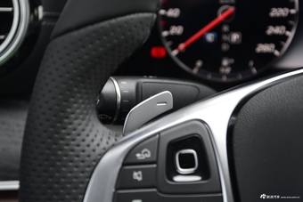 2018款奔驰E级改款2.0T自动 200L 运动型