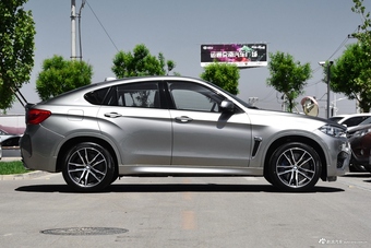 2018款宝马X6M 4.4T自动