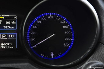 2016款力狮 2.5L自动全驱荣耀版