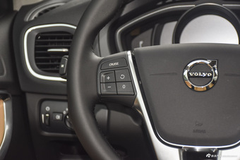 2017款沃尔沃V40 1.5T自动T3 智逸版