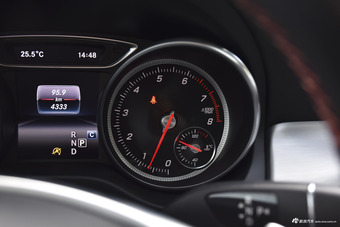 2017款奔驰CLA级改款 2.0T自动220 4MATIC