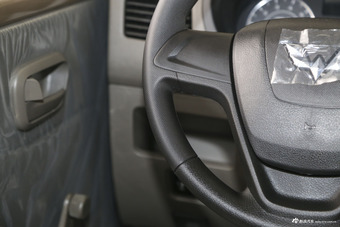 2012款五菱荣光1.5L加长标准型