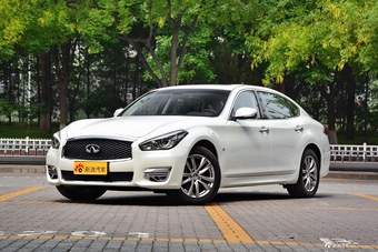 2017款英菲尼迪Q70L 2.5L自动精英版