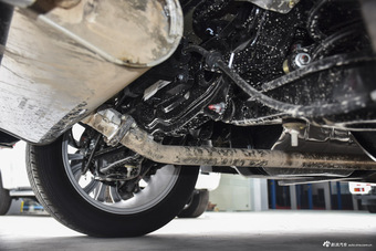 2015款陆风X7 2.0T自动全景旗舰版