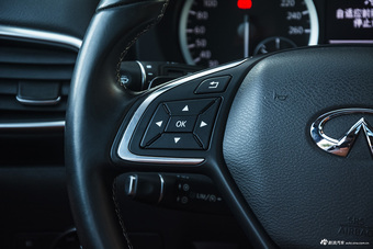 2017款英菲尼迪QX30 2.0T自动四驱极限版