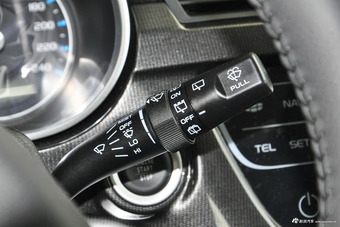 2017款吉利帝豪1.5L自动RS两厢百万款向上版