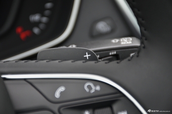 2018款奥迪Q5L 2.0T自动45 TFSI尊享时尚型