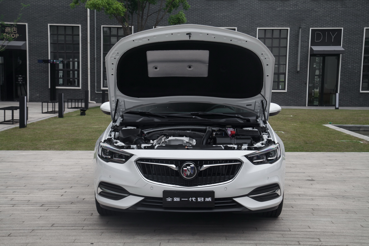 2017款君威2.0T自动尊贵型28T