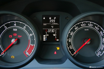 2016款名爵锐行1.5L手动风尚版