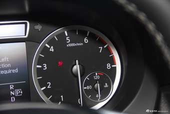 2017款英菲尼迪QX30 1.6T自动两驱时尚版