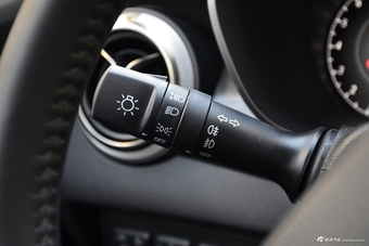 2018款北汽绅宝D50 1.5L CVT尊享智联版