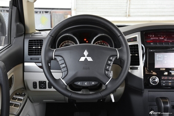 2016款帕杰罗3.5L中东版