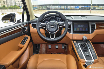 2017款众泰SR9 2.0T手动极致之心版