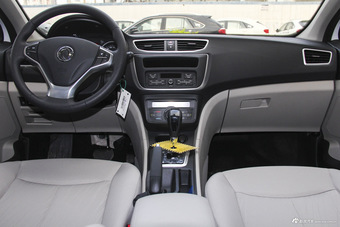 2015款东风风神L60 1.8L自动新享型
