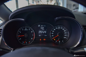 2016款起亚K3 1.6L自动GL 透明白