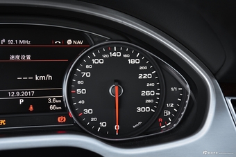 2017款奥迪A8L 45 TFSI quattro领先精英版