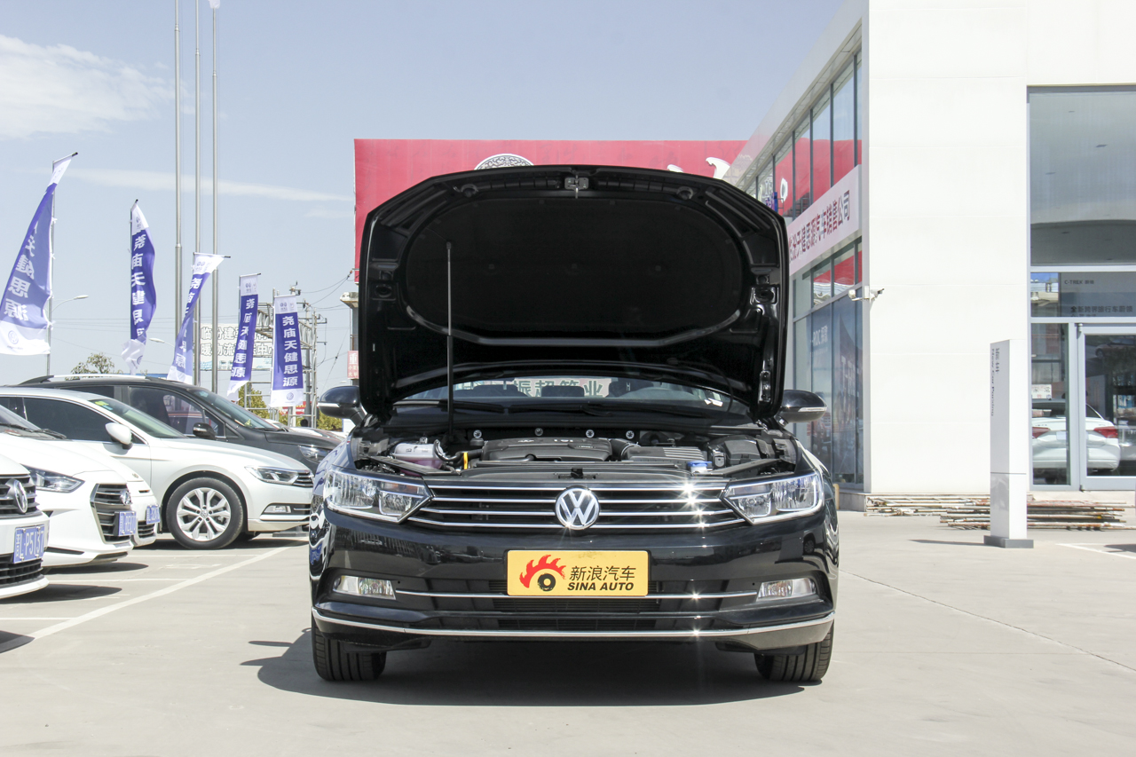 2018款迈腾1.8T自动330TSI DSG领先型图片