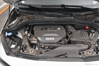 2018款宝马2系旅行车218i 1.5T自动时尚型