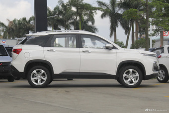 2018款宝骏530 1.8L自动豪华型